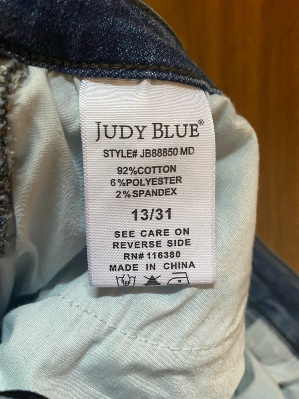 Judy Blue High Waist Cropped Jeans with Braided Side Trim Size 31 - Picture 10 of 13